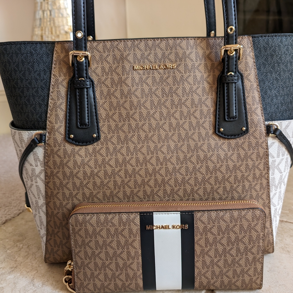 Michael Kors Jet Set Tote With Matching Continental Wallet